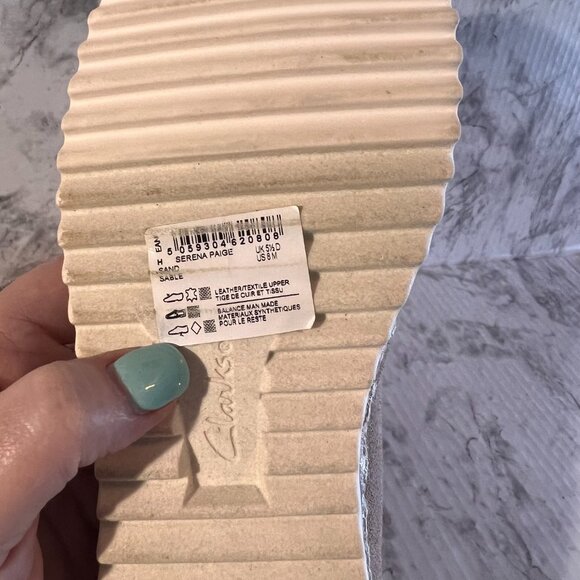 Womens Clarks Slip On Size 8 Leather/Canvas Upper Striped Serena Paige Tan/White - Picture 8 of 8